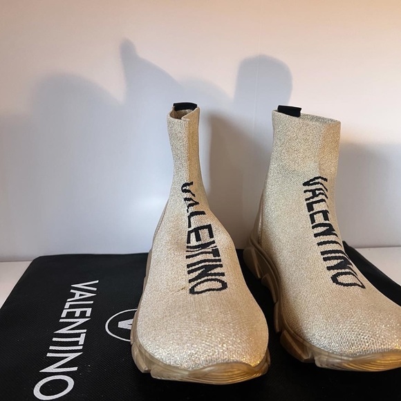 Sneakers - Picture 9 of 9